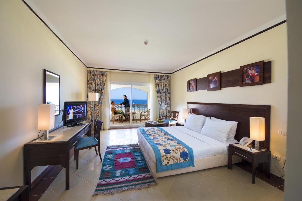Двухместный (Специальное предложение - Улучшенный двухместный номер с 1 кроватью - Sea Lovers Gift Plus) курортного отеля Concorde Moreen Beach Resort, Абу-Дабаб