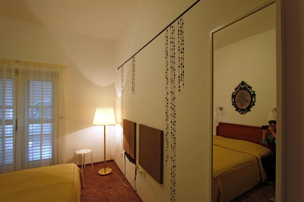 Двухместный (Небольшой двухместный номер с 1 кроватью) отеля Partvilla Balatonboglar, Балатонбоглар