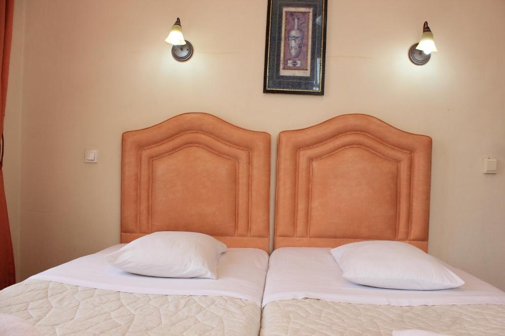 Двухместный (Двухместный номер с 2 отдельными кроватями и общей ванной комнатой) хостела Hotel Neos Olympos, Афины