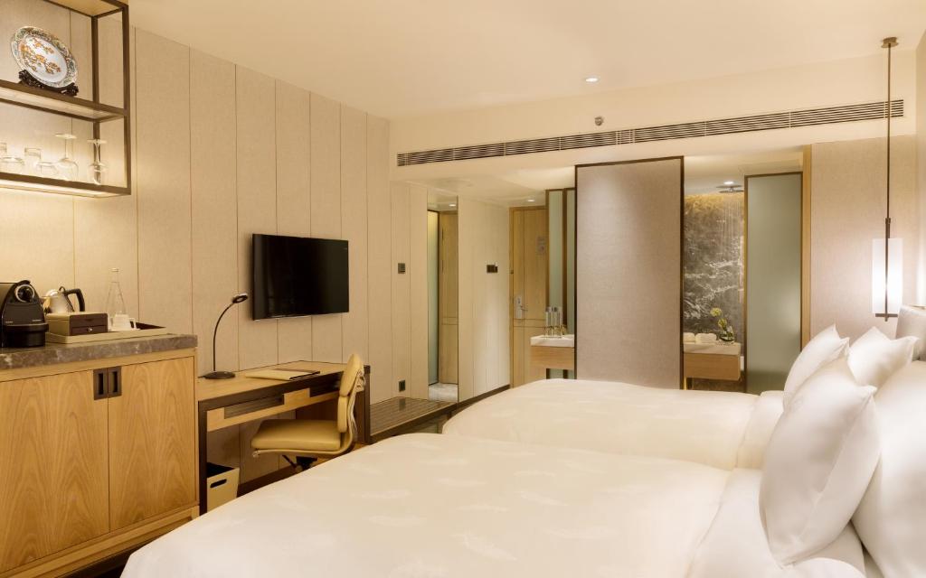 Двухместный (Двухместный номер «Премьер» с 2 отдельными кроватями) отеля The Garden Hotel Guangzhou, Гуанчжоу