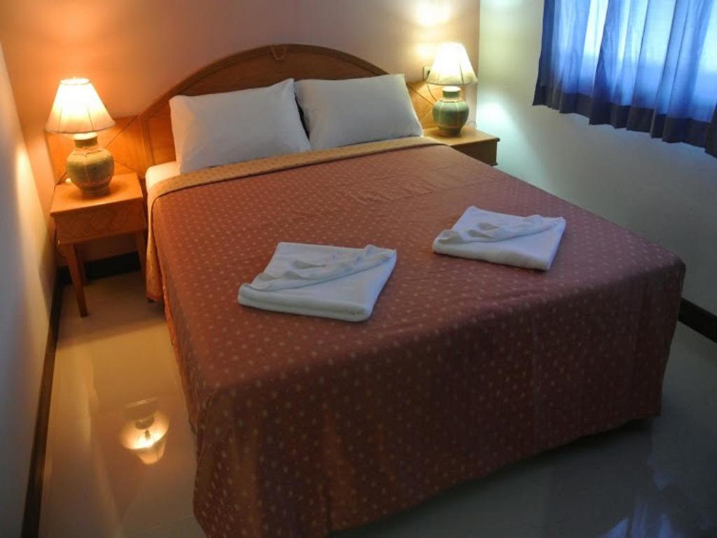 Двухместный (Улучшенный двухместный номер с 1 кроватью) хостела Silla Patong Hostel, Пхукет