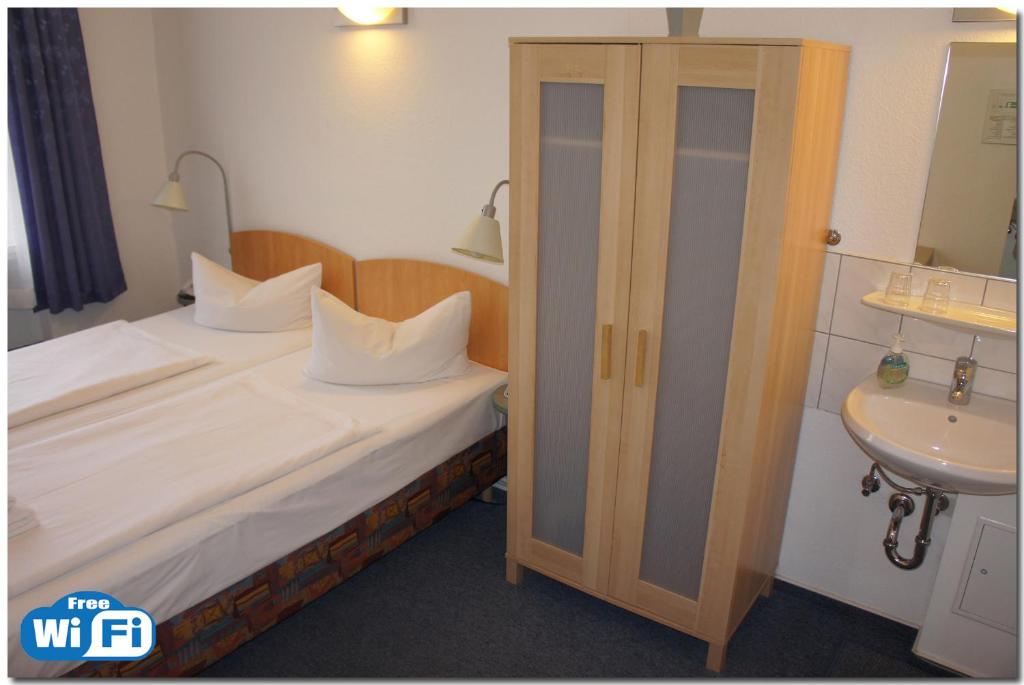 Двухместный (Двухместный номер с 1 кроватью и общей ванной комнатой) отеля Hotel Seifert Berlin am Kurfürstendamm, Берлин