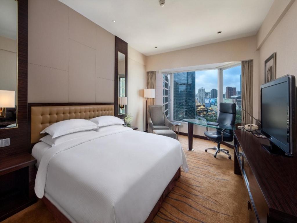 Двухместный (Номер Делюкс с кроватью размера «king-size»), Hilton Shanghai