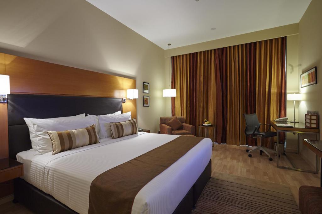 Двухместный (Двухместный номер Делюкс с 2 отдельными кроватями) отеля Turyaa Chennai, Ченнаи