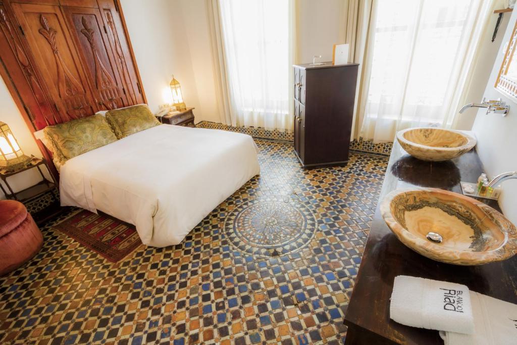 Двухместный (Улучшенный люкс) отеля Hotel Blanco Riad, Тетуан