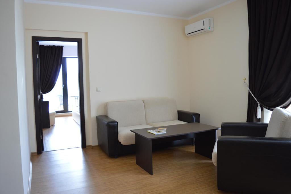 Апартаменты (Апартаменты с 1 спальней и балконом (2 взрослых + 2 детей)) апартамента Sozopoli Style Club, Созополь