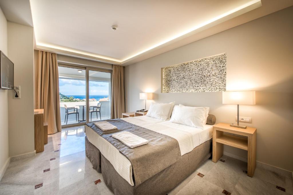 Двухместный (Двухместный номер Делюкс с 1 кроватью или 2 отдельными кроватями) отеля Azure Resort & Spa, Циливи