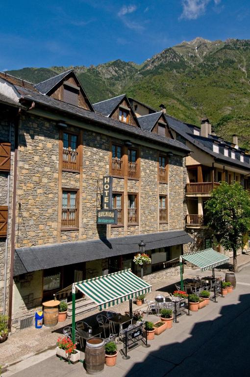 Hotel Avenida with mountain view