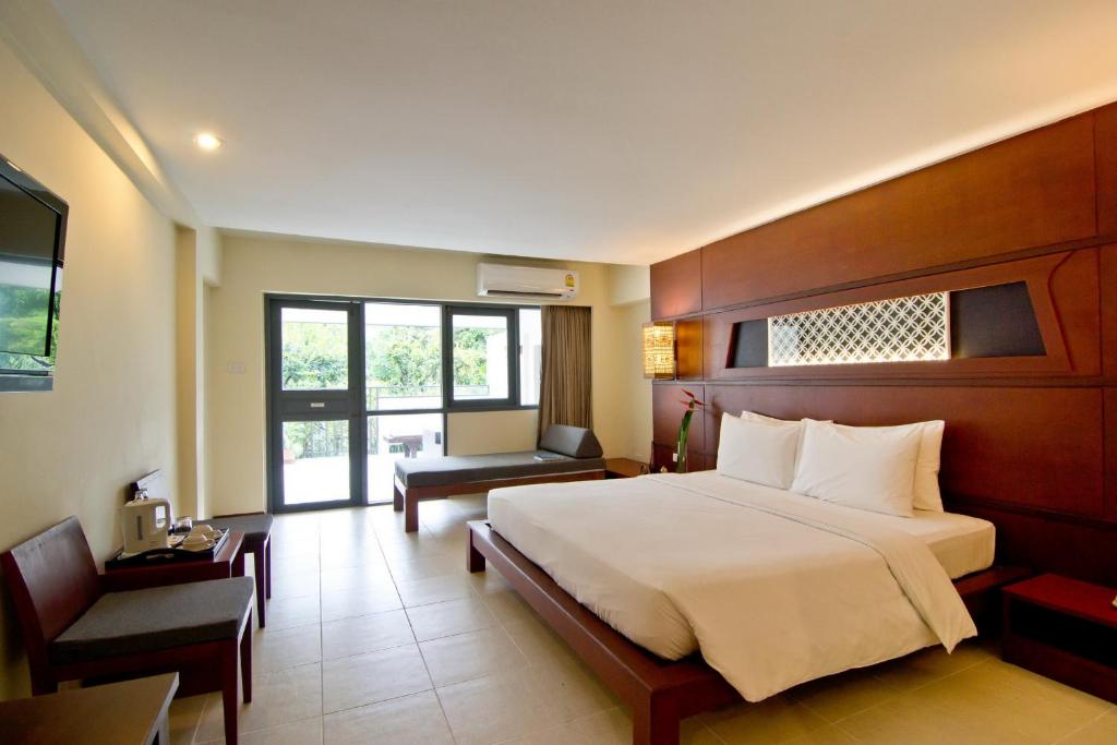 Двухместный (Двухместный номер Делюкс с 1 кроватью) курортного отеля Sunshine Garden, Паттайя