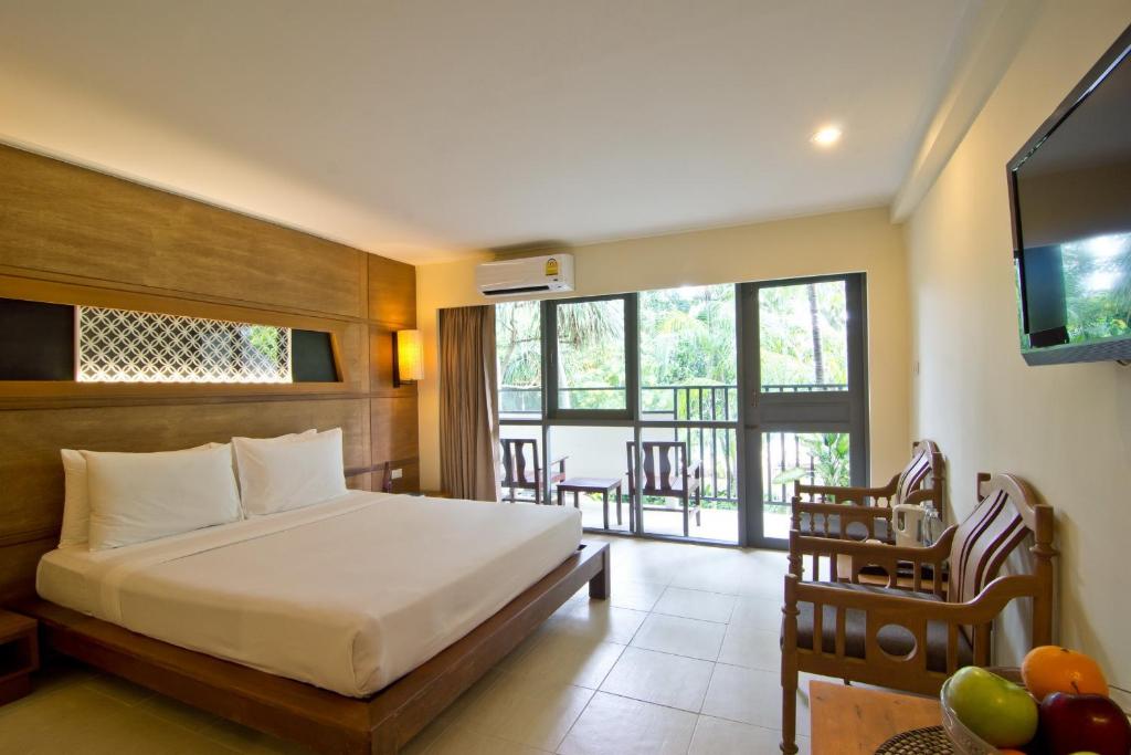 Двухместный (Улучшенный двухместный номер с 1 кроватью или 2 отдельными кроватями) курортного отеля Sunshine Garden, Паттайя
