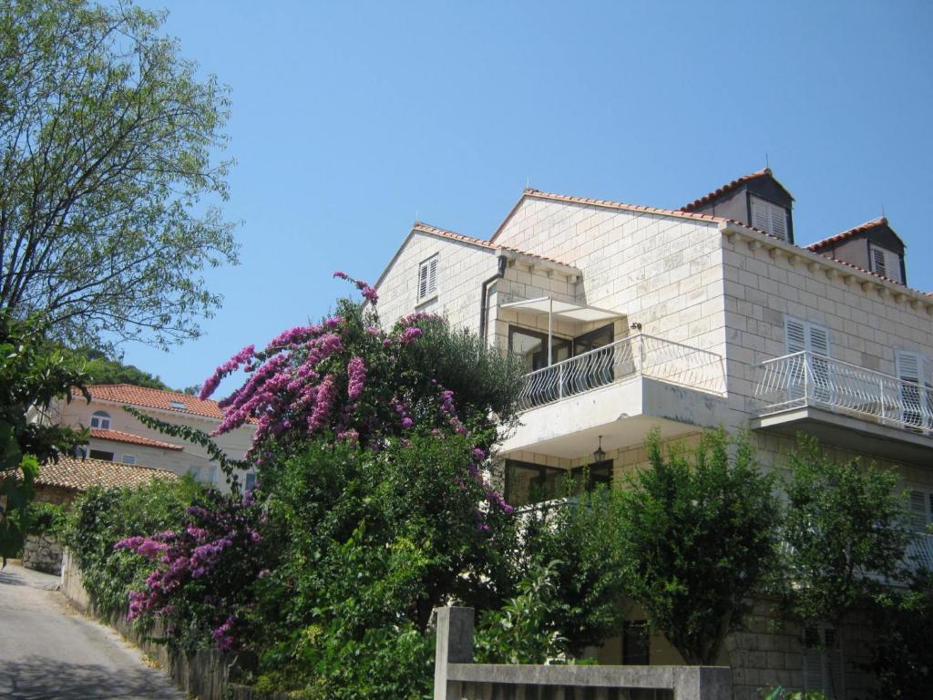 Апартаменты Apartments and Rooms Artemida, Дубровник
