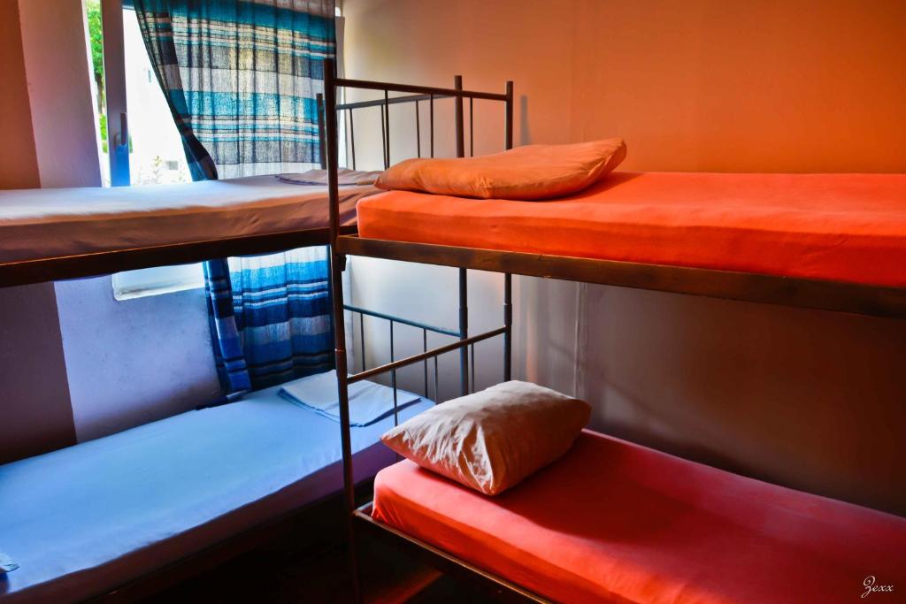 Четырехместный (Четырехместный номер с общей ванной комнатой) хостела Hostel Anton, Тиват
