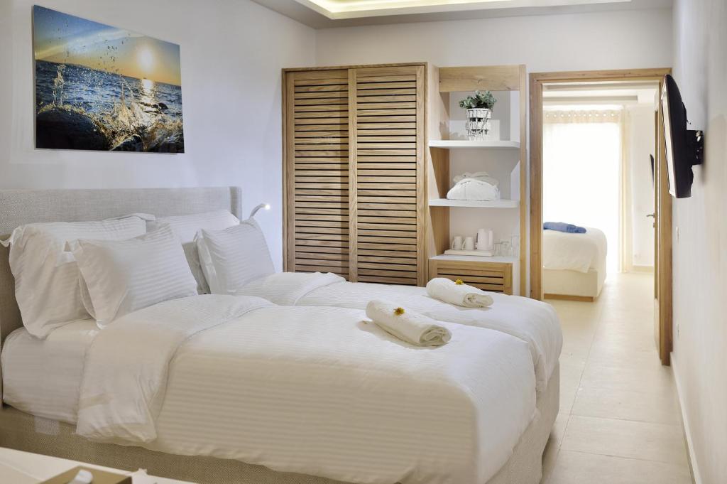 Сьюит (Представительский люкс с видом на море) отеля Nissaki, Платис Ялос, Эгейские острова