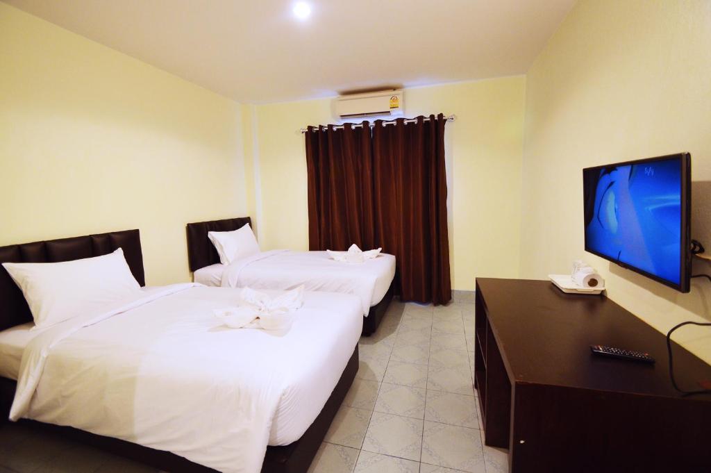 Двухместный (Стандартный двухместный номер с 2 отдельными кроватями) отеля Paripas Express Patong, Пхукет