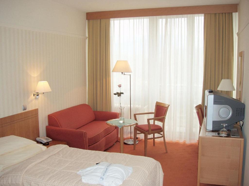 Одноместный (Стандартный одноместный номер в Дворцовом крыле) отеля Danubius Health Spa Resort Esplanade, Пьештяни