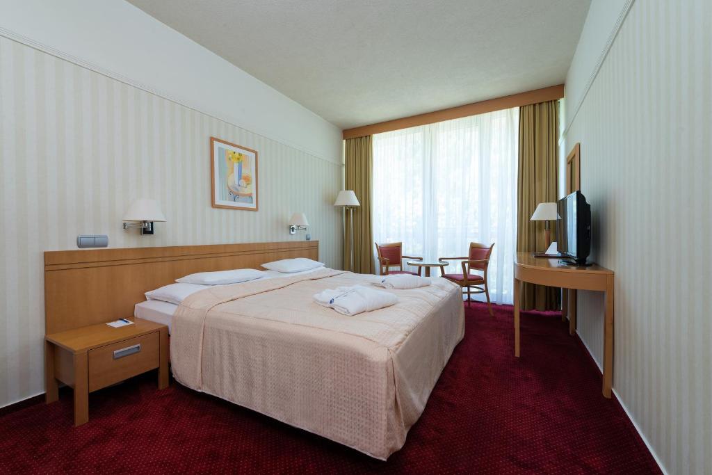 Двухместный (Стандартный двухместный номер с 1 кроватью - Здание «Дворец») отеля Danubius Health Spa Resort Esplanade, Пьештяни