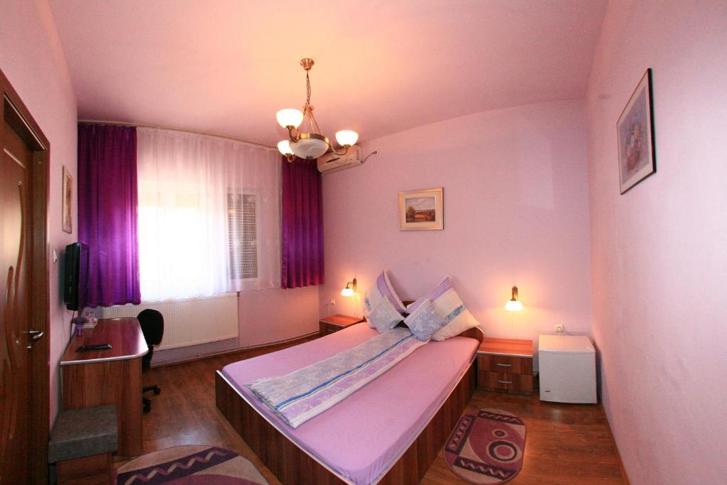 Двухместный (Двухместный номер с 1 кроватью или 2 отдельными кроватями) гостевого дома Pensiunea Radena, Арад