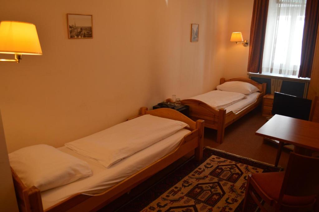 Двухместный (Двухместный номер с 2 отдельными кроватями) отеля Pension Walzerstadt, Вена