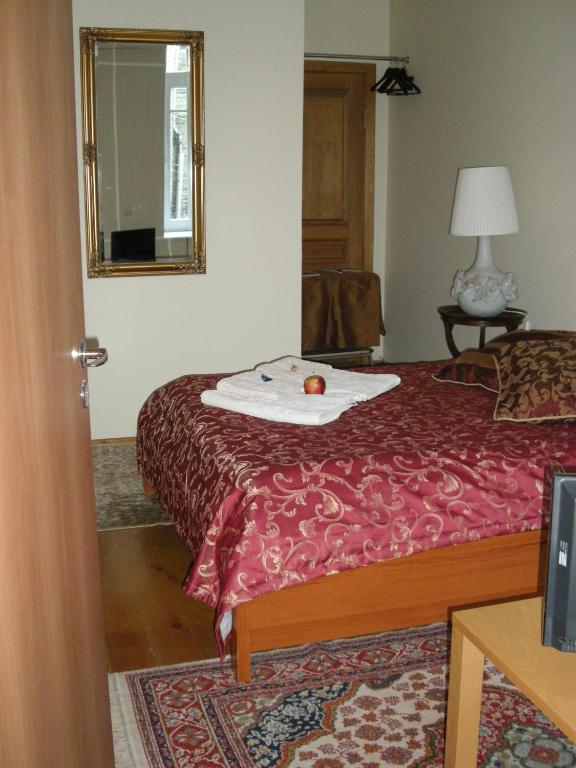 Двухместный (Двухместный номер с 1 кроватью и собственной ванной комнатой) гостевого дома Guest room in Old Town, Вильнюс