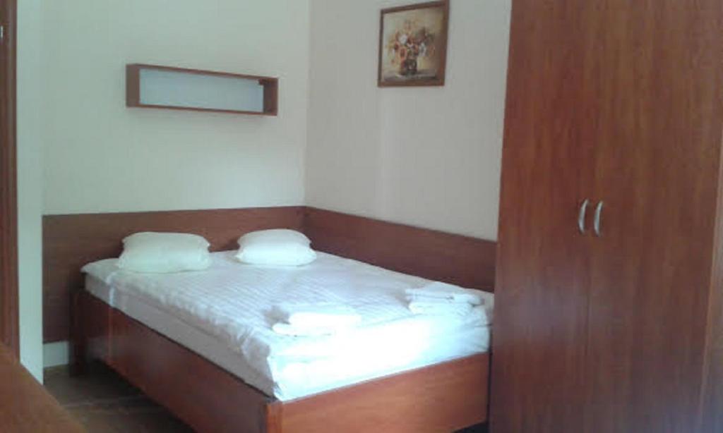 Двухместный (Двухместный номер с 1 кроватью и собственной ванной комнатой) семейного отеля Willa Marina Widzew, Лодзь