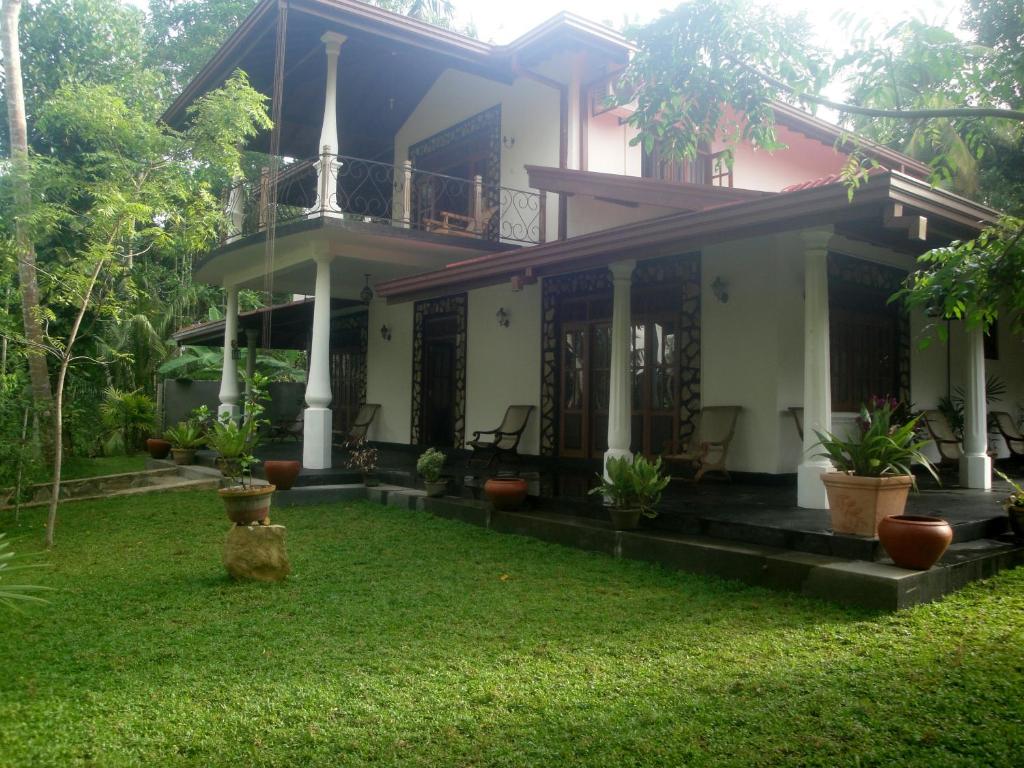 Курортный отель Priyanka Villa, Бентота