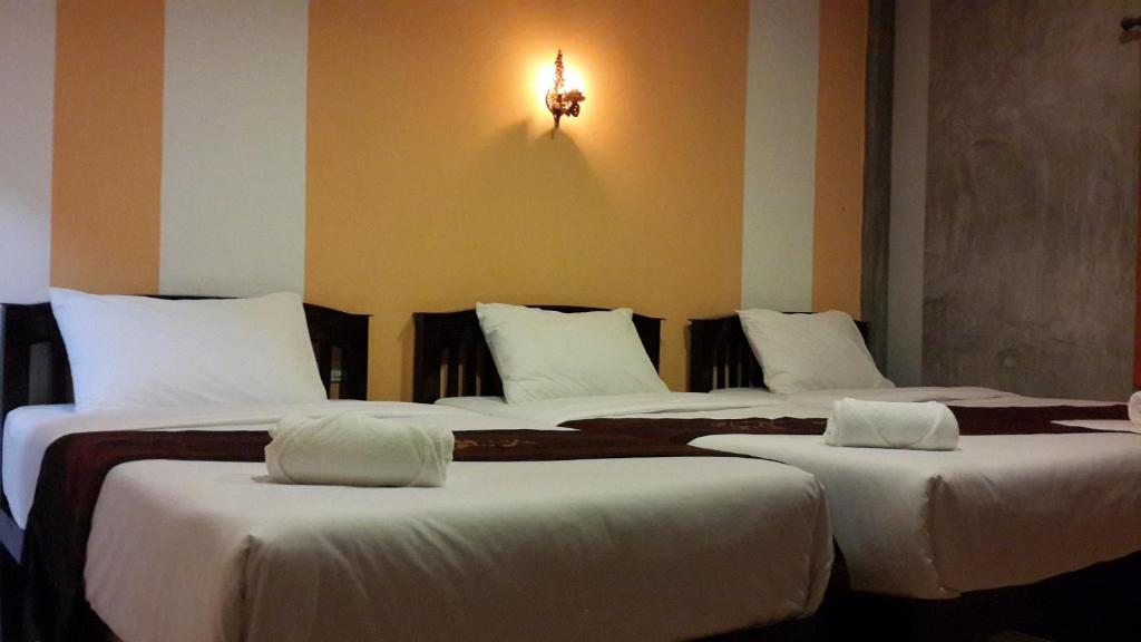 Трехместный (Улучшенный трехместный номер) курортного отеля Chiang Rai Khuakrae Resort, Чианграй