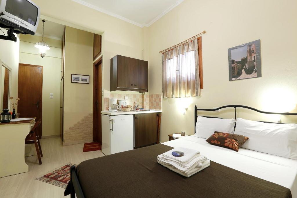 Двухместный (Бюджетный двухместный номер-студио с 1 кроватью или 2 отдельными кроватями) гостевого дома Mpalkoni Sti Monemvasia, Монемвазия