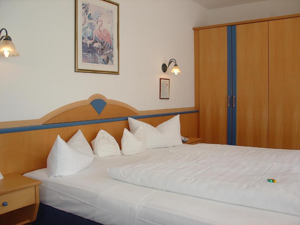 Двухместный (Двухместный номер эконом-класса с 1 кроватью или 2 отдельными кроватями) отеля Alpenhotel Stefanie, Целль-ам-Циллер