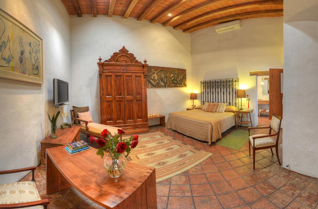 Двухместный (Номер Делюкс с кроватью размера «king-size») отеля Hotel La Casona de Tita, Оахака-де-Хуарес