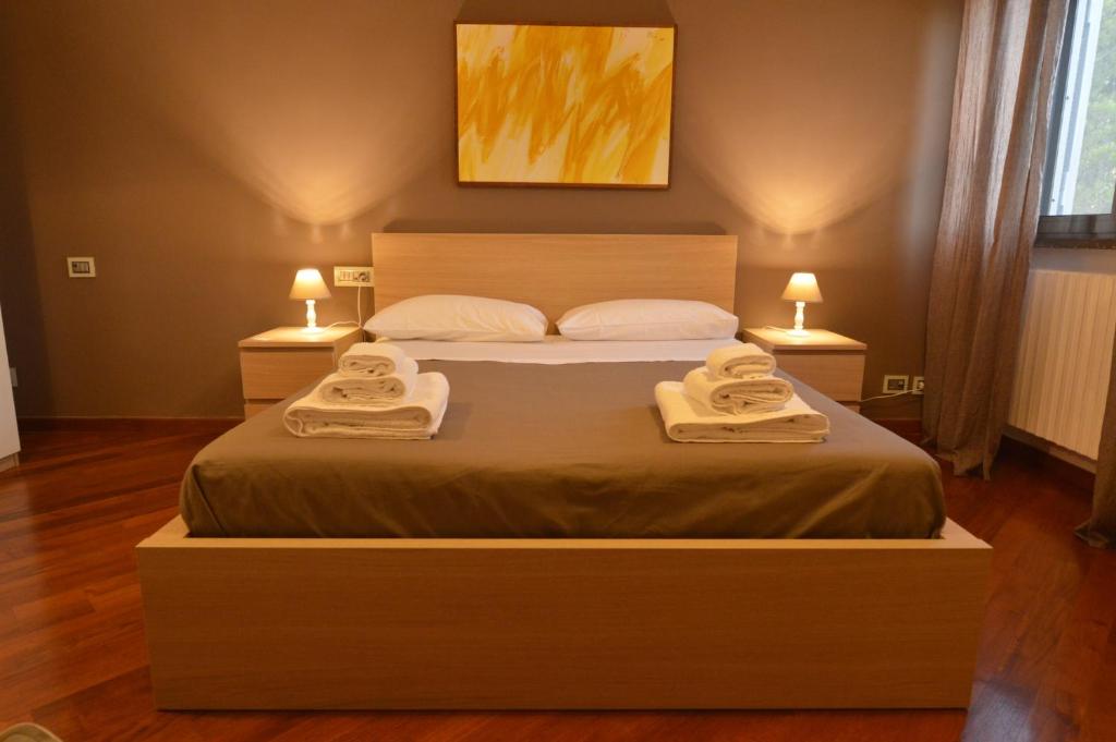 Двухместный (Номер Делюкс с кроватью размера «king-size») отеля Bed and Breakfast La Villa, Бари