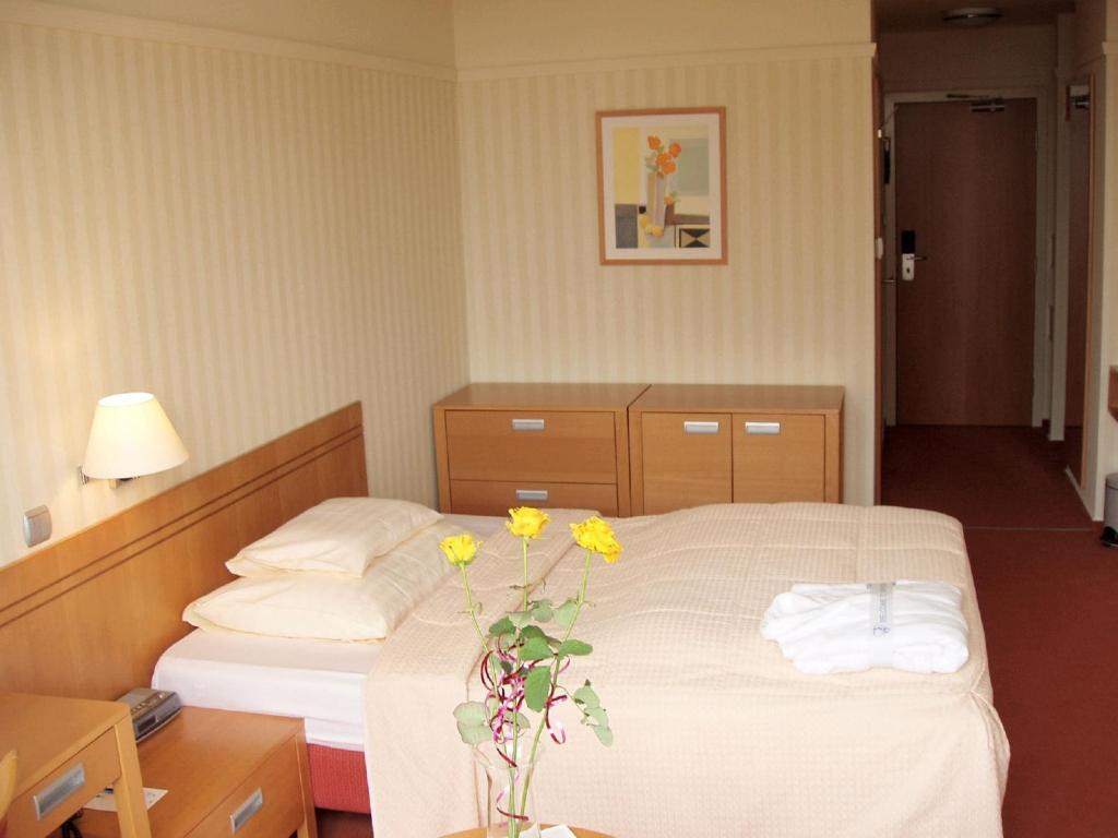 Двухместный (Улучшенный одноместный номер в Дворцовом крыле) отеля Danubius Health Spa Resort Esplanade, Пьештяни