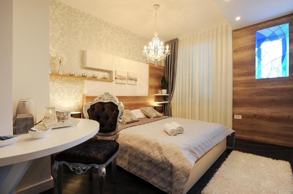 Двухместный (Двухместный номер Делюкс с 1 кроватью) гостевого дома Silver & Gold Luxury Rooms, Задар