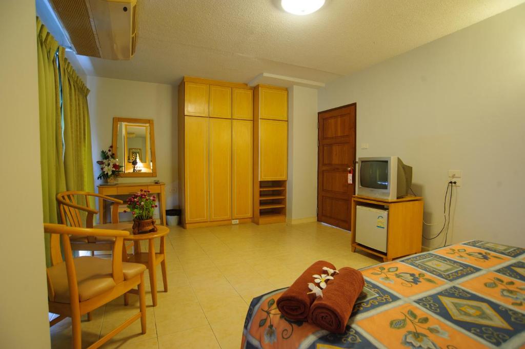 Двухместный (Standard King room with City View and Balcony), Отель Diamond City Place