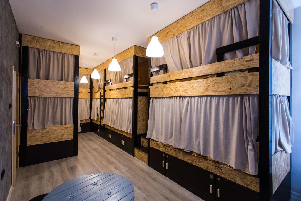 Номер (Двухъярусная кровать в общем номере с 10 кроватями) хостела Hostel Day 'N' Night, Ниш