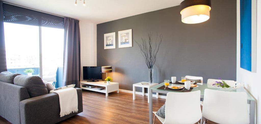 Feelathome Poblenou Beach Apartments, Барселона