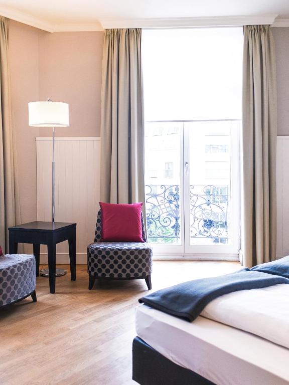 Двухместный (Улучшенный двухместный номер с 1 кроватью) отеля Hotel Victoria, Франкфурт-на-Майне