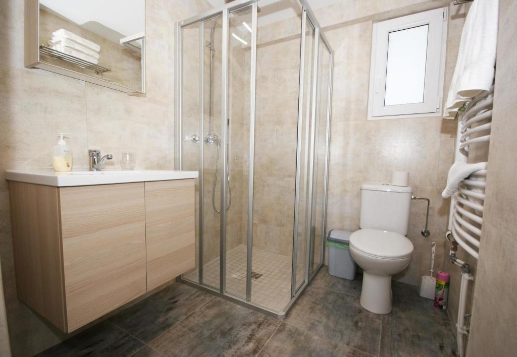 Апартаменты (Апартаменты Делюкс с 1 спальней, мини-кухней и террасой), Eurovila - Home Suite Palanga