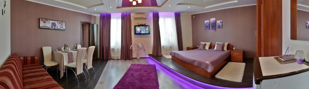 Двухместный (Улучшенный двухместный номер с 1 кроватью или 2 отдельными кроватями) отеля ВВП Клуб, Тирасполь