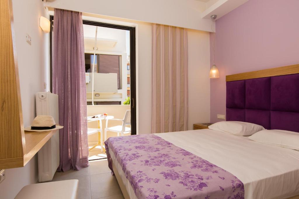 Двухместный (Улучшенный двухместный номер с 1 кроватью) апарт-отеля Eltina Hotel, Ретимно, Крит