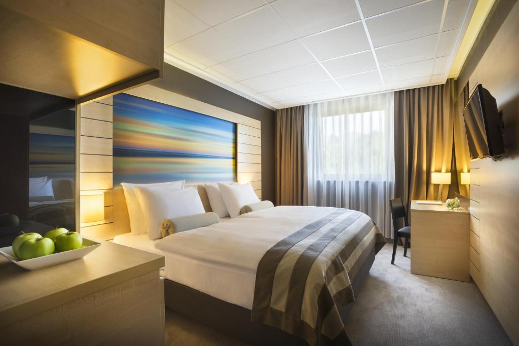 Двухместный (Двухместный номер эконом-класса с 2 отдельными кроватями) отеля Remisens Hotel Excelsior, Ловран