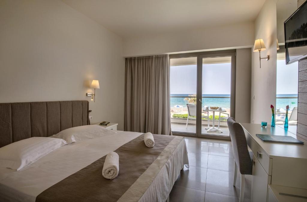 Двухместный (Улучшенный двухместный номер-студио с видом на море) апарт-отеля Iperion Beach Hotel, Ретимно, Крит