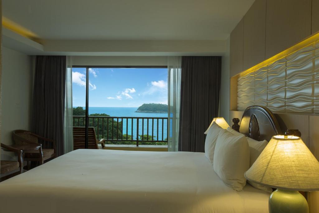 Двухместный (Двухместный номер Делюкс с 1 кроватью или 2 отдельными кроватями и видом на море) курортного отеля Chanalai Garden Resort, Kata Beach, Пхукет