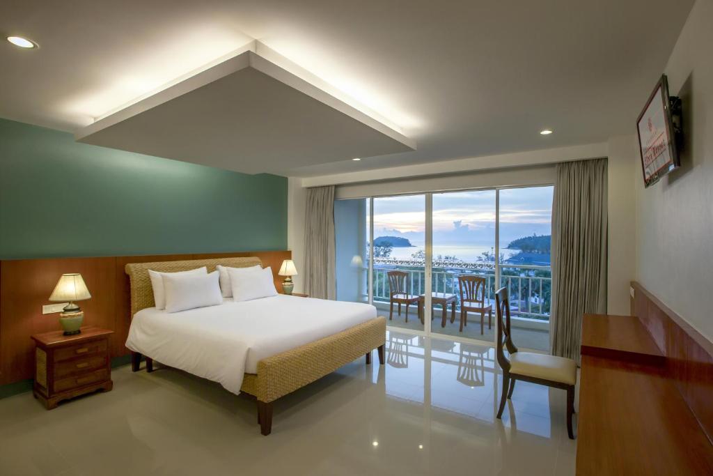 Двухместный (Представительский клубный номер с видом на море) курортного отеля Chanalai Flora Resort, Kata Beach, Пхукет