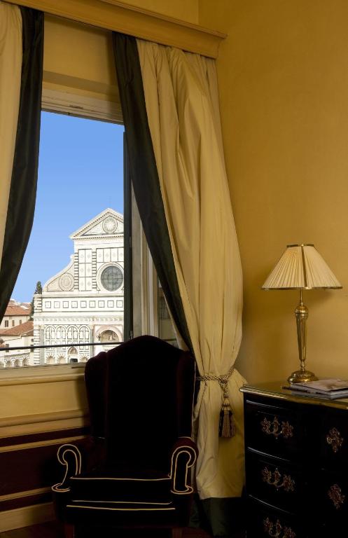 Трехместный (Трехместный номер с видом на город) отеля Hotel Santa Maria Novella, Флоренция