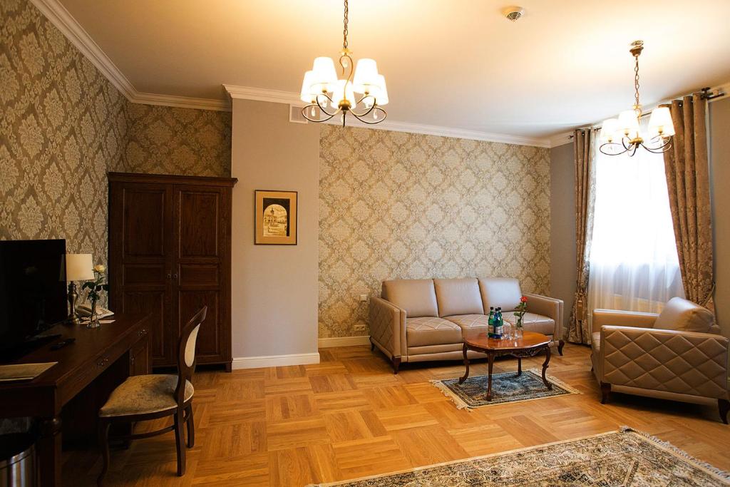 Сьюит (Двухместный номер-студио Делюкс с 1 кроватью) отеля Pałac Polanka, Кросно