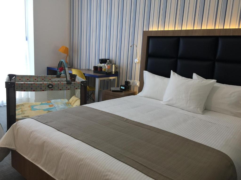 Семейный (Семейный номер), Tryp WTC Mexico