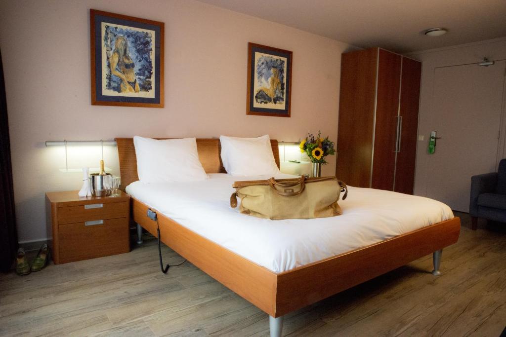 Двухместный (Двухместный номер Делюкс с 1 кроватью и балконом) отеля Strandhotel Bos en Duin, Берген-оп-Зом