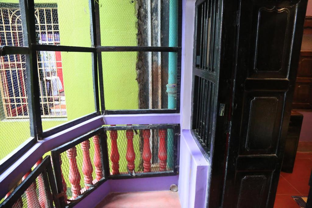 Одноместный (Одноместный номер с балконом) семейного отеля Ram Bhawan Residency, Варанаси