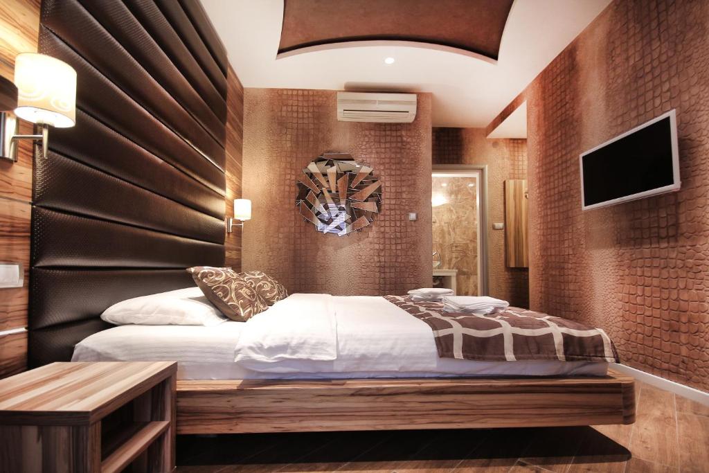 Сьюит (Улучшенный люкс с кроватью размера «king-size» и террасой) апартамента Apartments Belgrade, Белград