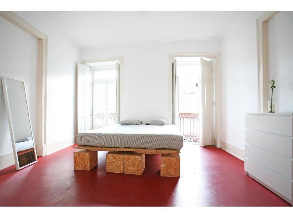 Двухместный (Улучшенный двухместный номер 1 кроватью и общей ванной комнатой) гостевого дома Friendly Hills Bairro Alto, Лиссабон